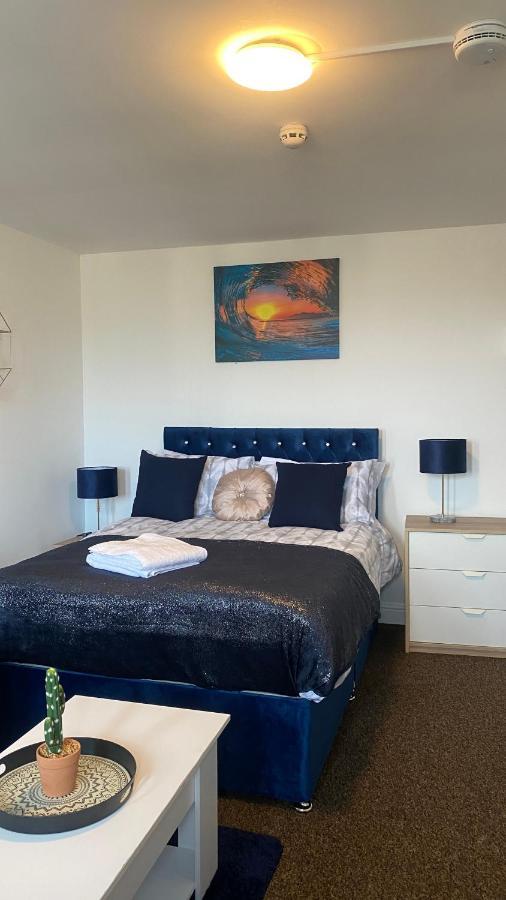 Bv Cosy Studio Eleven At Deighton Huddersfield Apartment Exterior photo