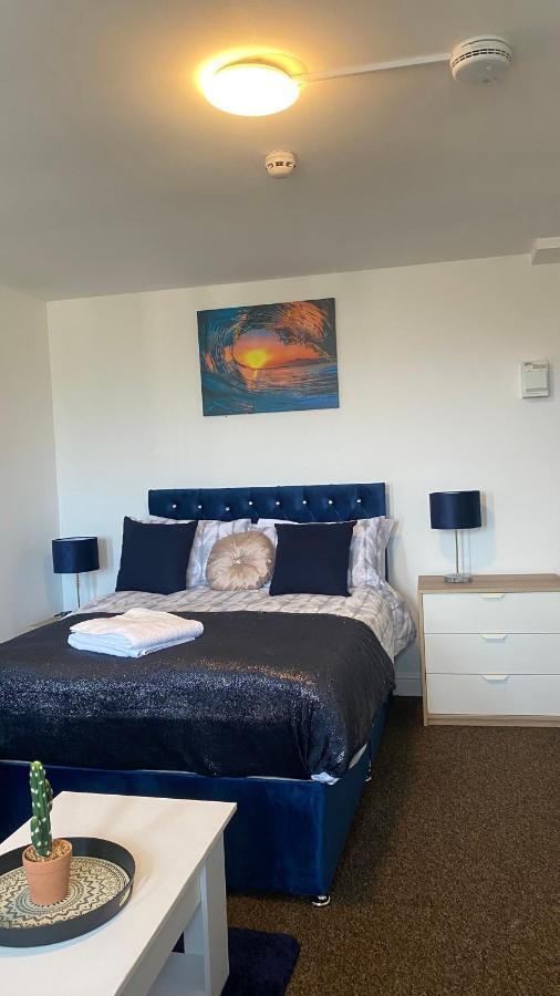 Bv Cosy Studio Eleven At Deighton Huddersfield Apartment Exterior photo