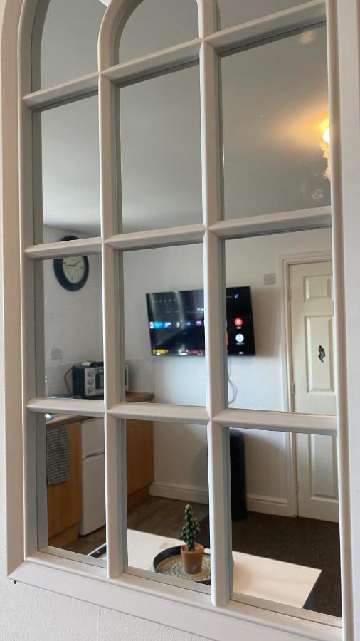 Bv Cosy Studio Eleven At Deighton Huddersfield Apartment Exterior photo
